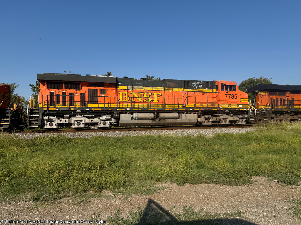 BNSF 7735